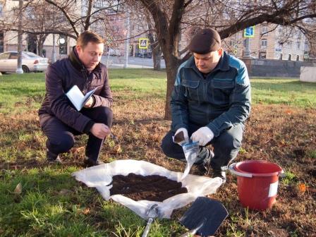 В Москве завершился отбор проб почв в рамках работ по мониторингу почв. - фото 2