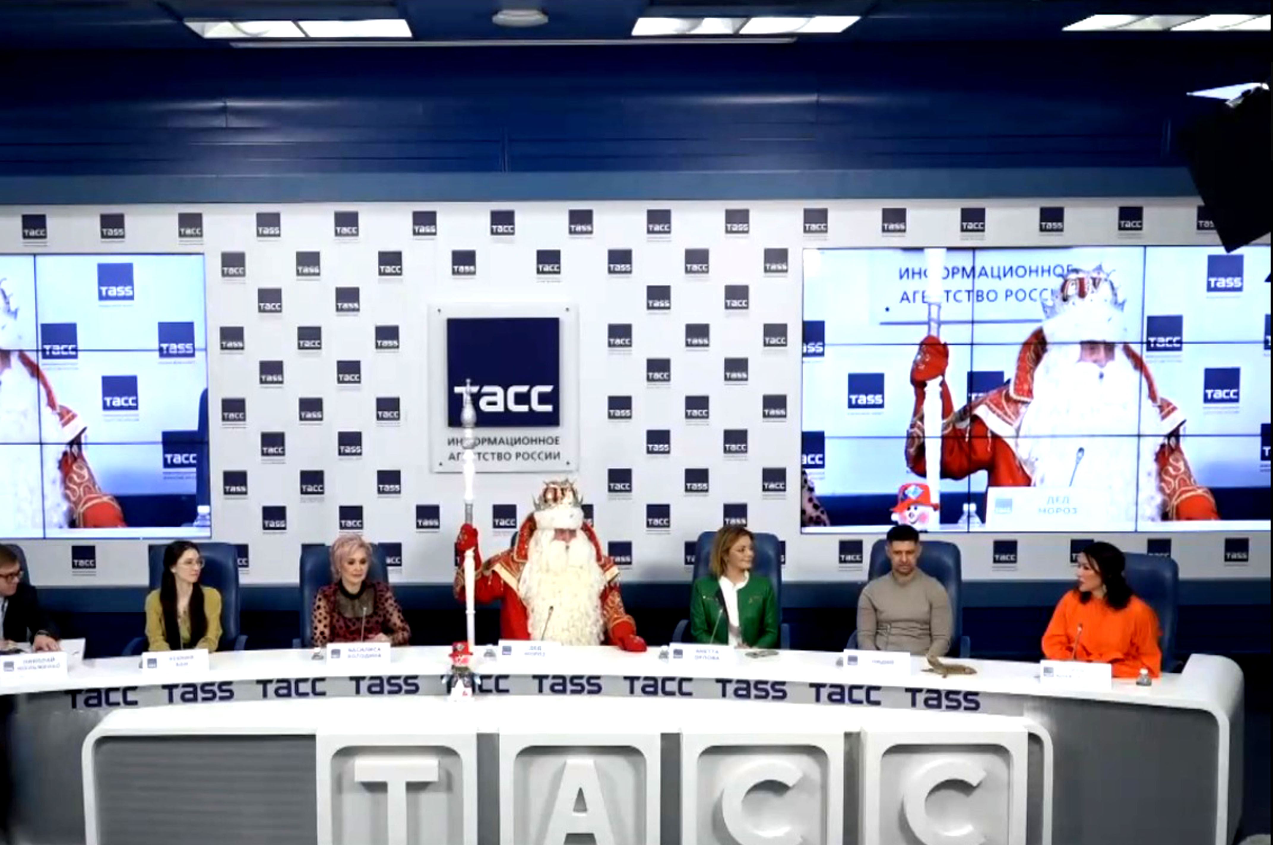 Дед Мороз провел в ТАСС пресс-конференцию - фото 1