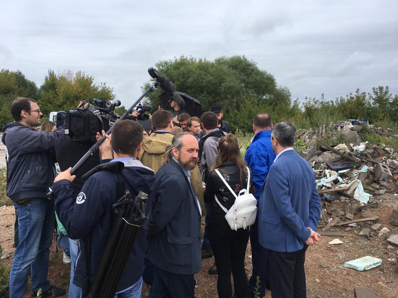 Активисты ОНФ выявили нарушения на мусороперегрузочной станции вблизи  аэропорта Жуковский в Подмосковье - фото 5