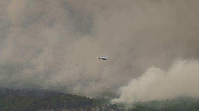 Вспоминаем лесные пожары 2015 года на Байкале  - фото 25