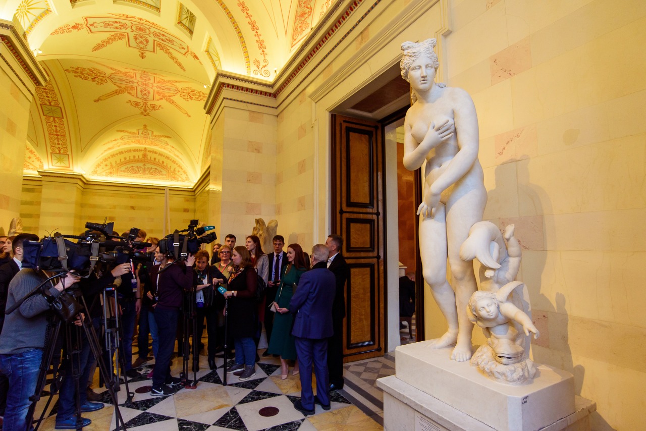 В Эрмитаже открыта отреставрированная с Гедеон Рихтер скульптура Афродиты - фото 2